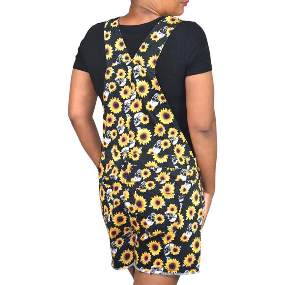 Hot Topic Shortalls Black Skull Sunflowers Bib Overall Jeans Shorts Romper Large - Picture 2 of 12